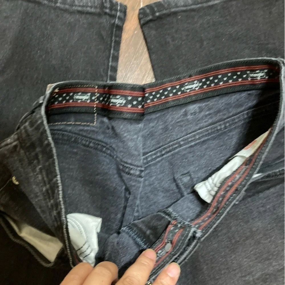 WRANGLER JEANS black denims regular fit size 36/32 Guc - Picture 7 of 11